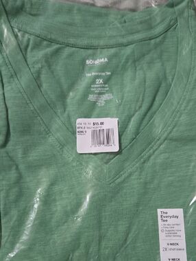 SONOMA The Everyday Tee V-Neck in Mint Green
